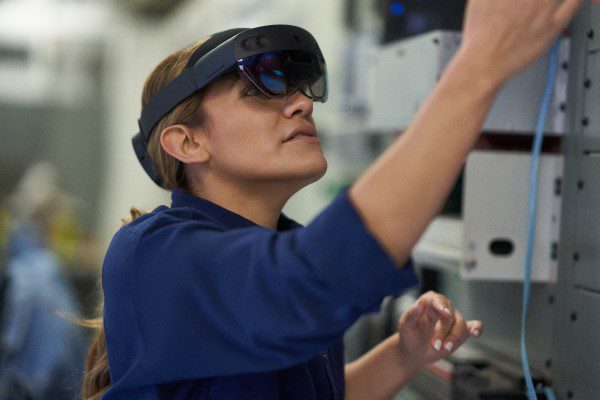 Watch how to improve on-the-job guidance with mixed reality