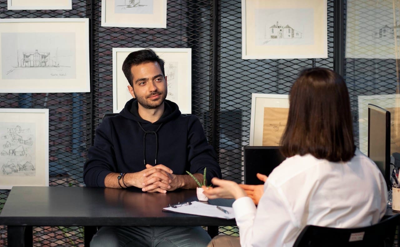 How to Navigate Salary Negotiations with Top-Tier Tech Talent