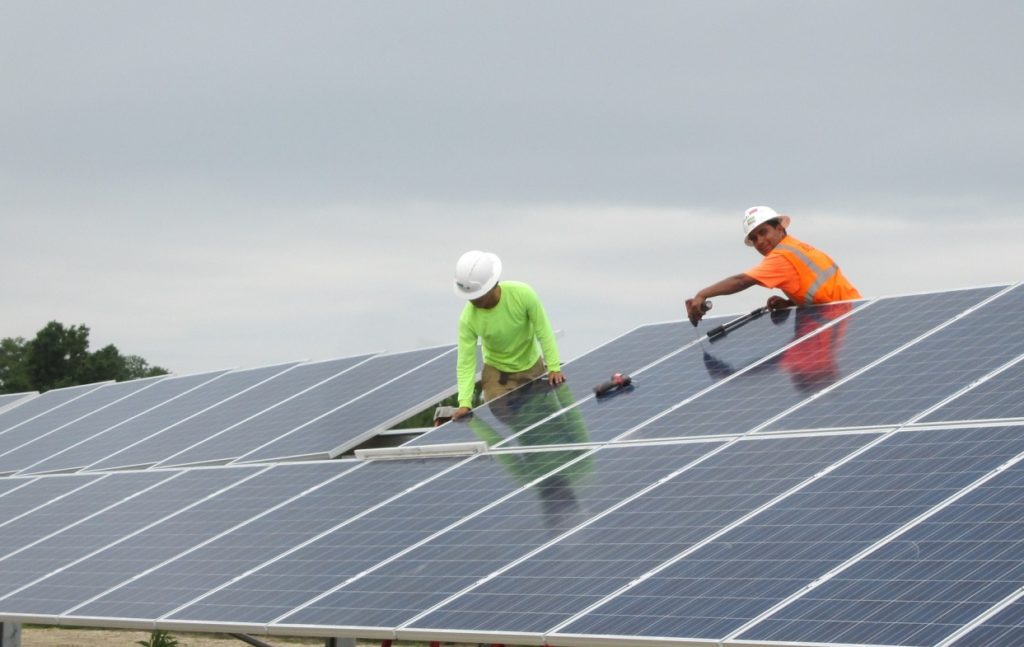 The world installed 174GW of solar in 2021 and is on track to deploy 260GW by end of 2022 – IEA