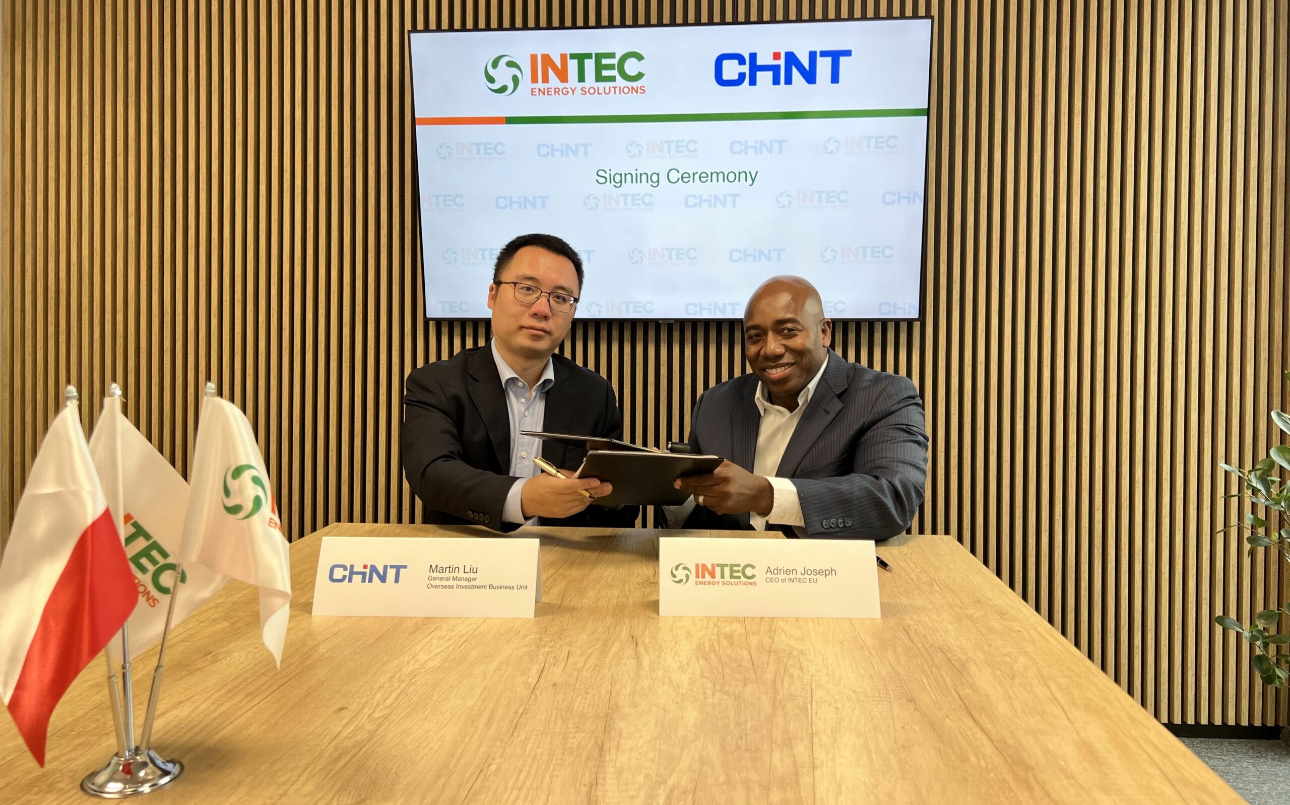 INTEC, CHINT Solar to build 183 MWp of PV parks in Romania, Poland